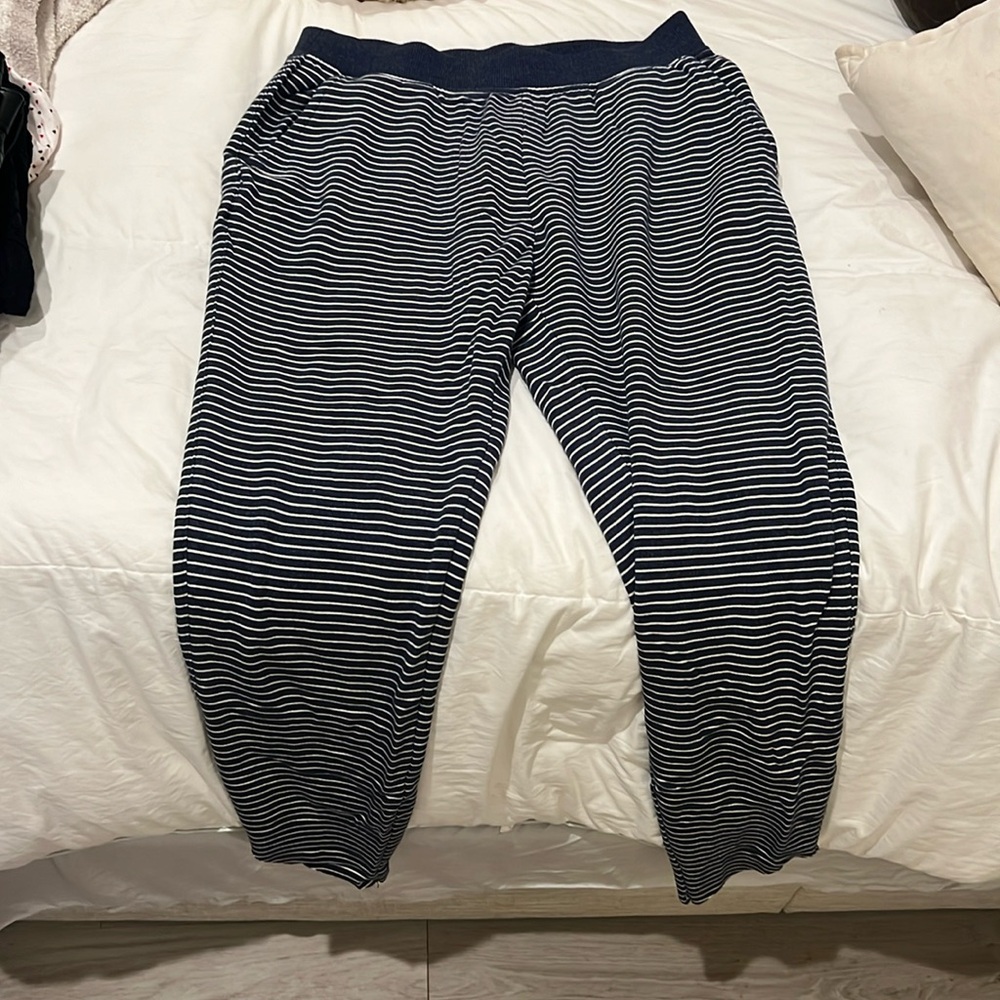 Vineyards vines dream cloth joggers